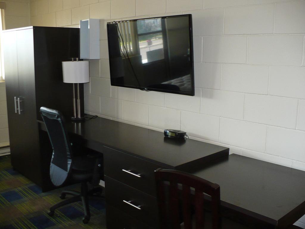 Westgate Inn Portage la Prairie Δωμάτιο φωτογραφία